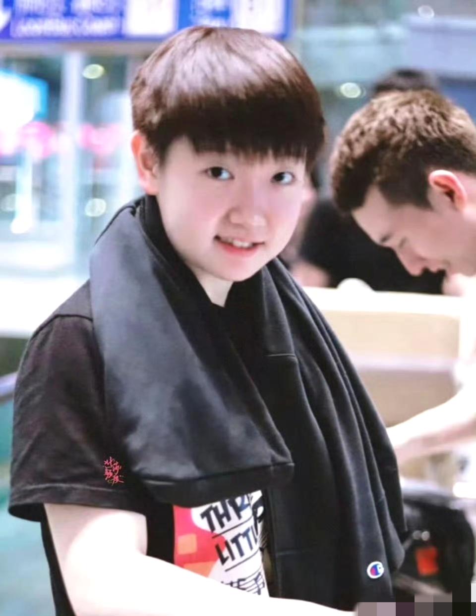 古早小莎｜影子向玫瑰献忱，落日与夕阳亲抚迟暮✨古早小莎的模样，是藏在时光里