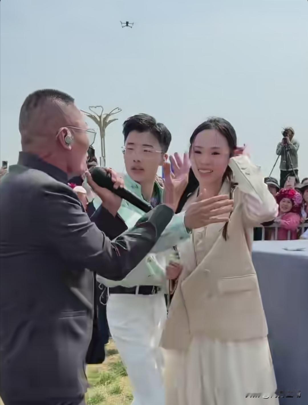 菏泽大网红郭有才确实有才，还是奇才、大才！临场发挥说跳就跳，说来一段就来一段。不