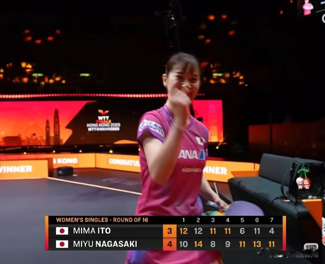 长崎美柚这分追的，伊藤也笑了。伊藤美诚大比分3-2，第六局10：7先拿到赛点后