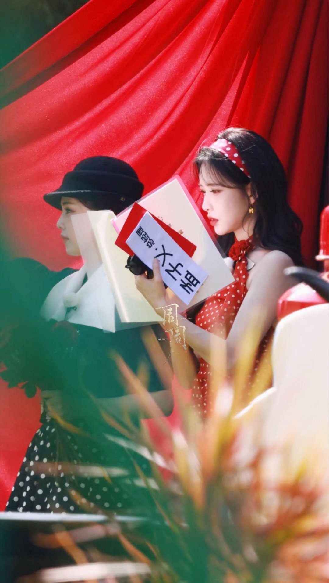 孟子义复古港风今天被孟姐路透刷屏了！复古美人轻松拿捏，状态好到发光。现偶本年代