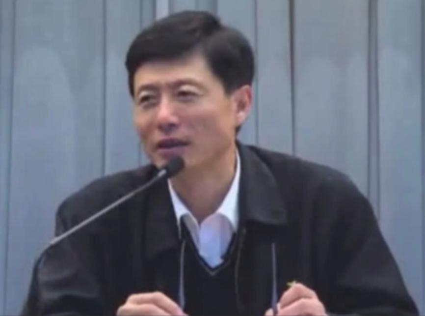 2005年，南开大学教授艾跃进遭到北大学生挑衅，艾跃进怒怼学生：“去了不回来，是