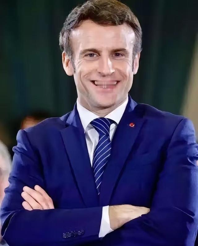 法国消息，法国总统马克龙公开表态，对欧盟向乌克兰提供900亿欧元贷款计划“持乐观