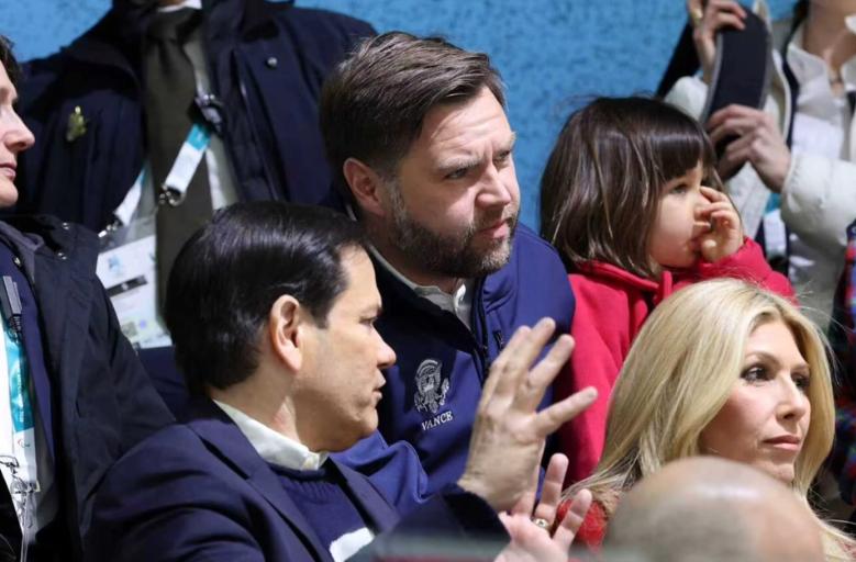 万斯和鲁比奥参加米兰冬奥会开幕式！两人还坐在一起！2月6日！2026年冬奥会在