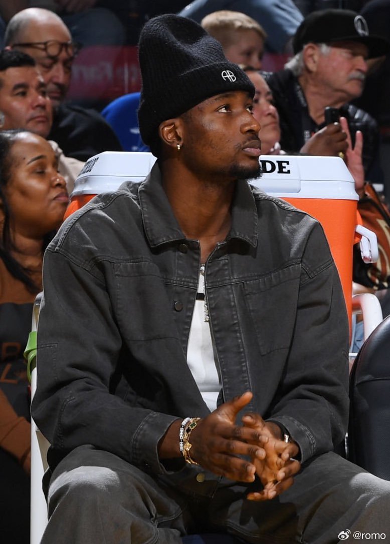 据TheAthletic报道，一位匿名勇士球员称他认同库明加疑似诈伤的行为。"库