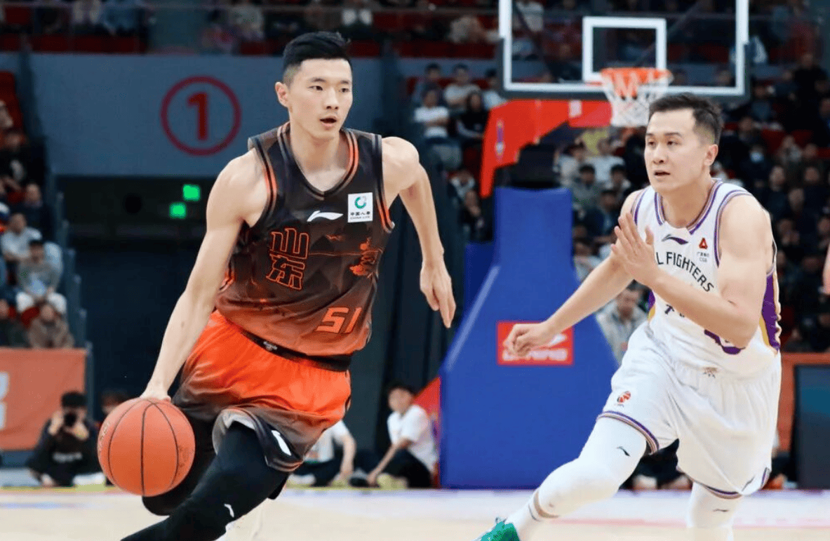 山东男篮总结比赛: 球队用两连胜的成绩回馈现场球迷的支持