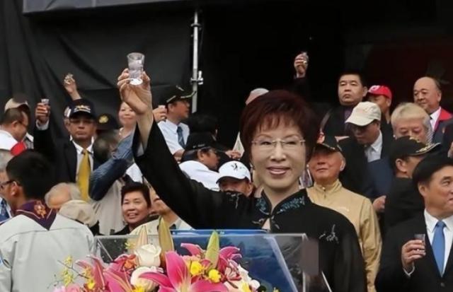 洪秀柱最近在媒体采访里甩出一句大实话，把很多事一下子说透了。她问得特别直接：如果