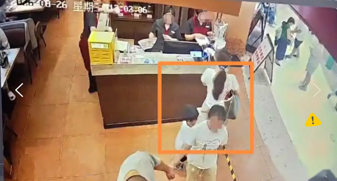 全网热议起诉4岁孩童事件：最荒唐的不是纠纷，是沉迷流量的表演式维权长沙餐厅的一场普通磕碰纠纷，如今演