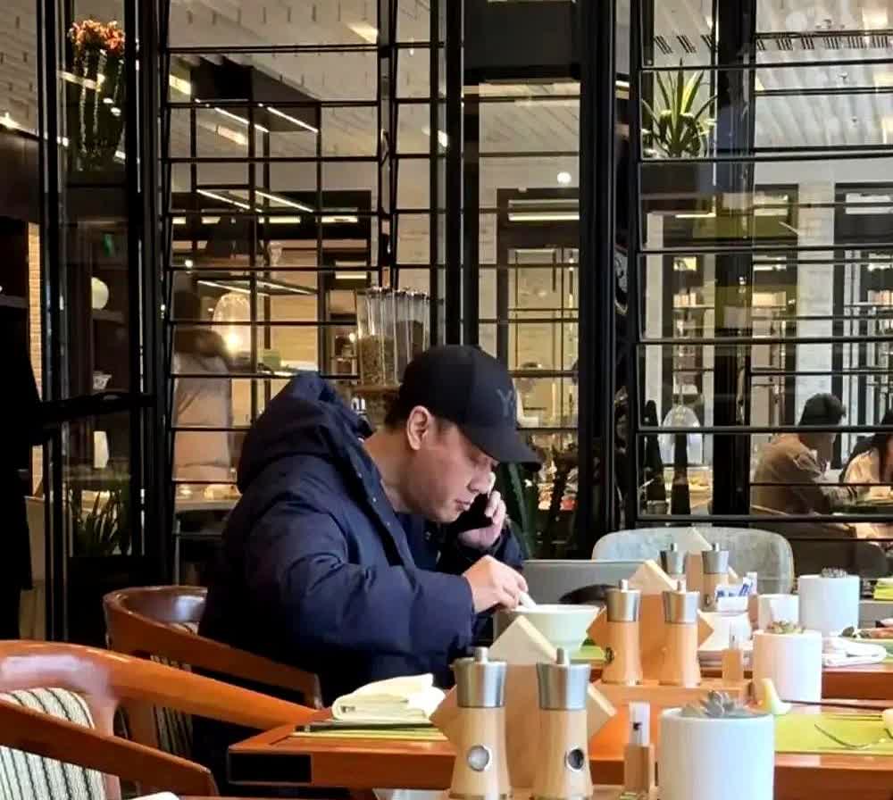 辛柏青以后这样一个人吃早餐的时候多着了，朱媛媛如果看到了得多心疼。女儿也