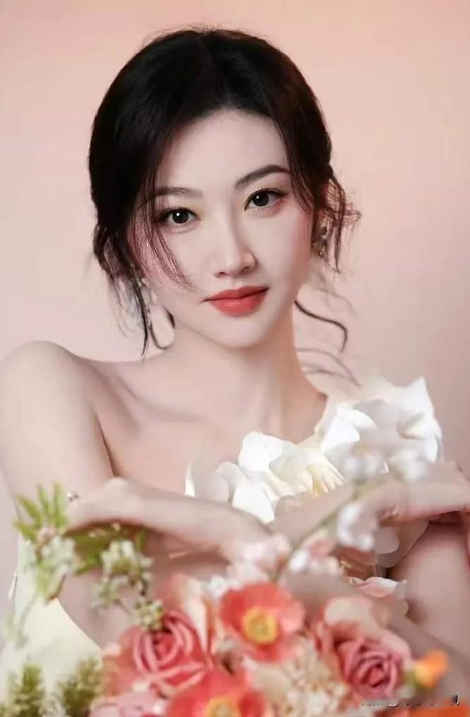 我问我老公：景甜身材一般，为什么男人都喜欢她呢？我老公说了一句话，我脸都红了！他