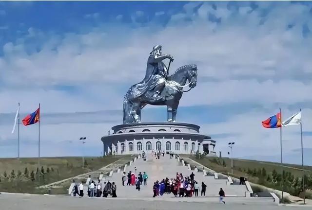 苏联为什么非要让外蒙古独立，而不是直接并入自己的版图？外蒙古脱离中国有两个主要原