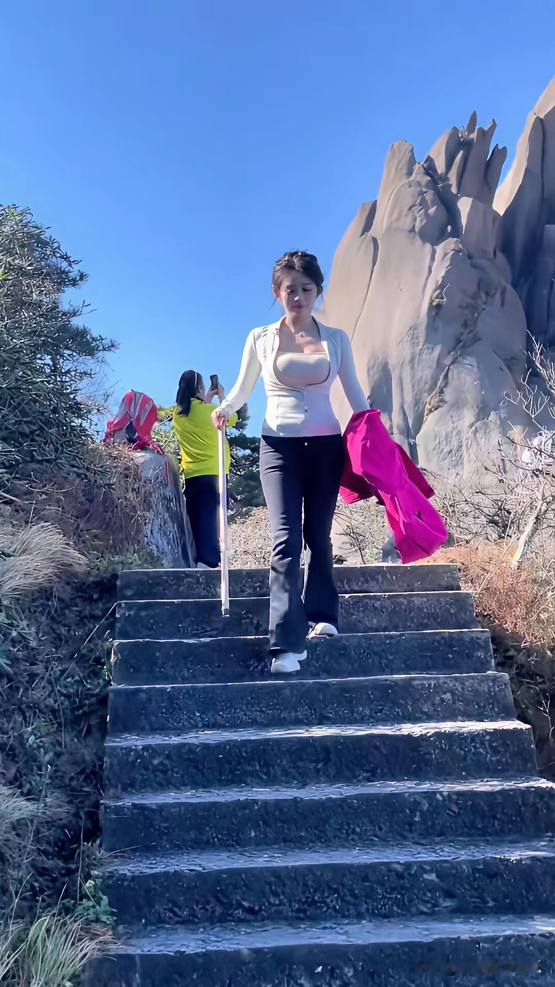 有这样的爬山伙伴，你会不会去爬山？