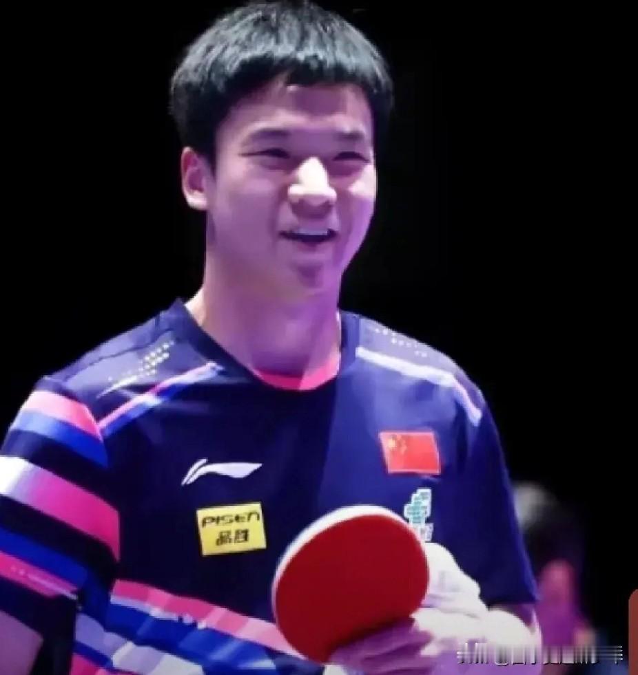 向鹏!我的孩子,加油啊?一定要顶住。乒乓球WTT蒙彼利埃冠军赛,首轮还没打完就