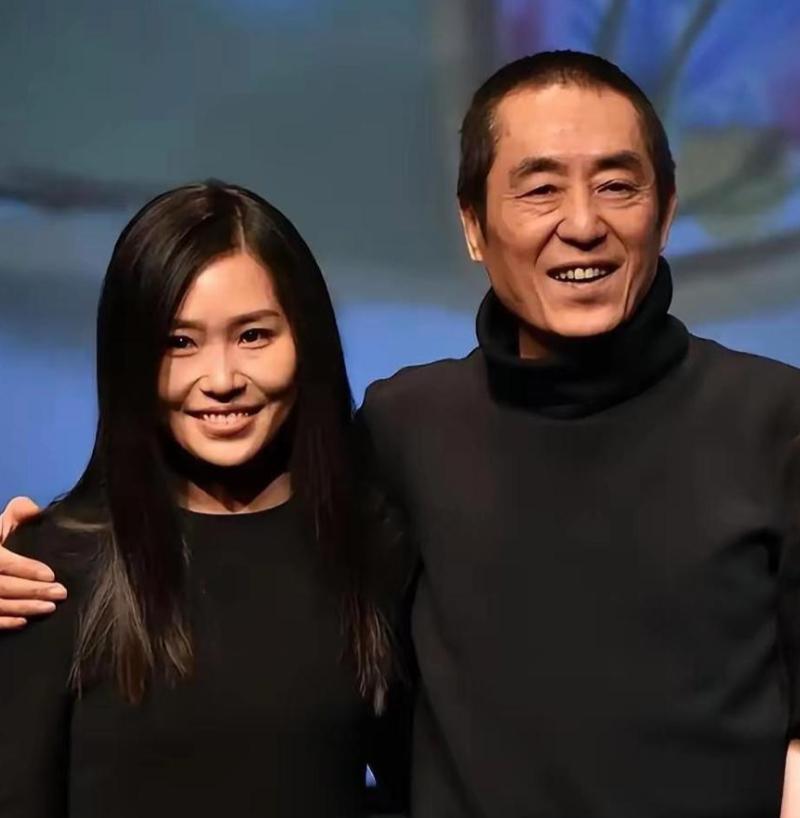 2008年张艺谋接到女儿在美国遭家暴的消息，当即放下手头所有工作，36小时不眠不