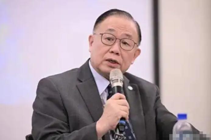 台军前司令陈永康一句话撕开遮羞布：大陆武统台湾，难的不是打不赢，而是战争本身太残