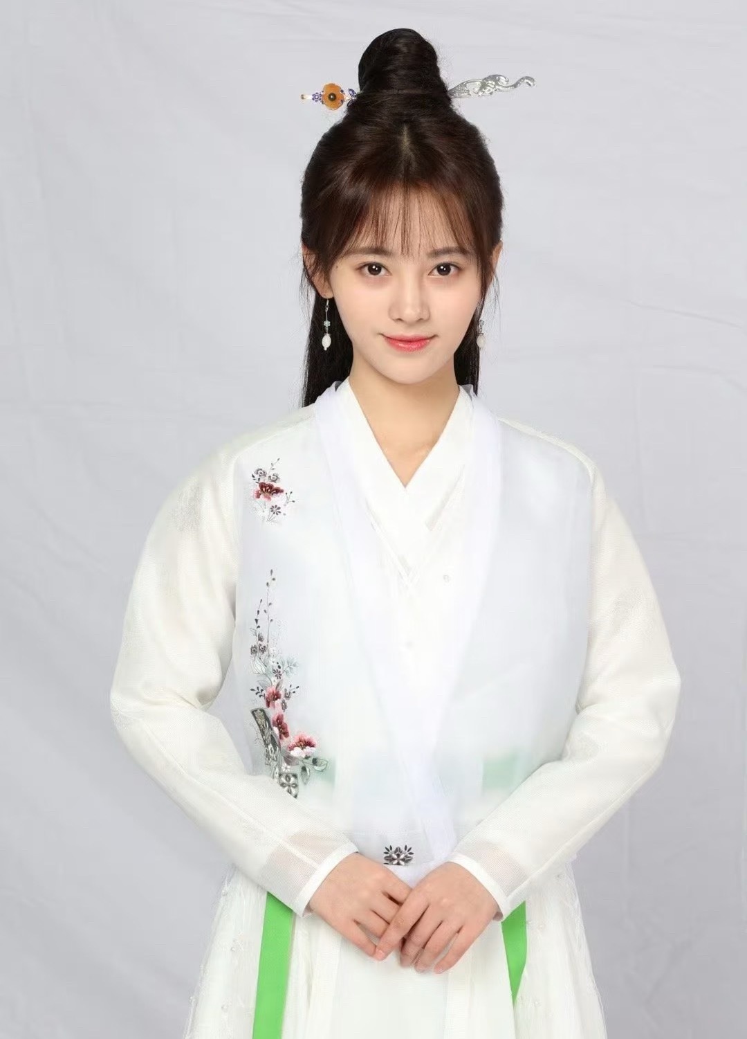 鞠婧祎17年定妆照​​​