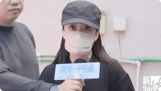 上海，女房东把180平米房子租出去后，租客背地里改成8间房，租给15个人。三年后
