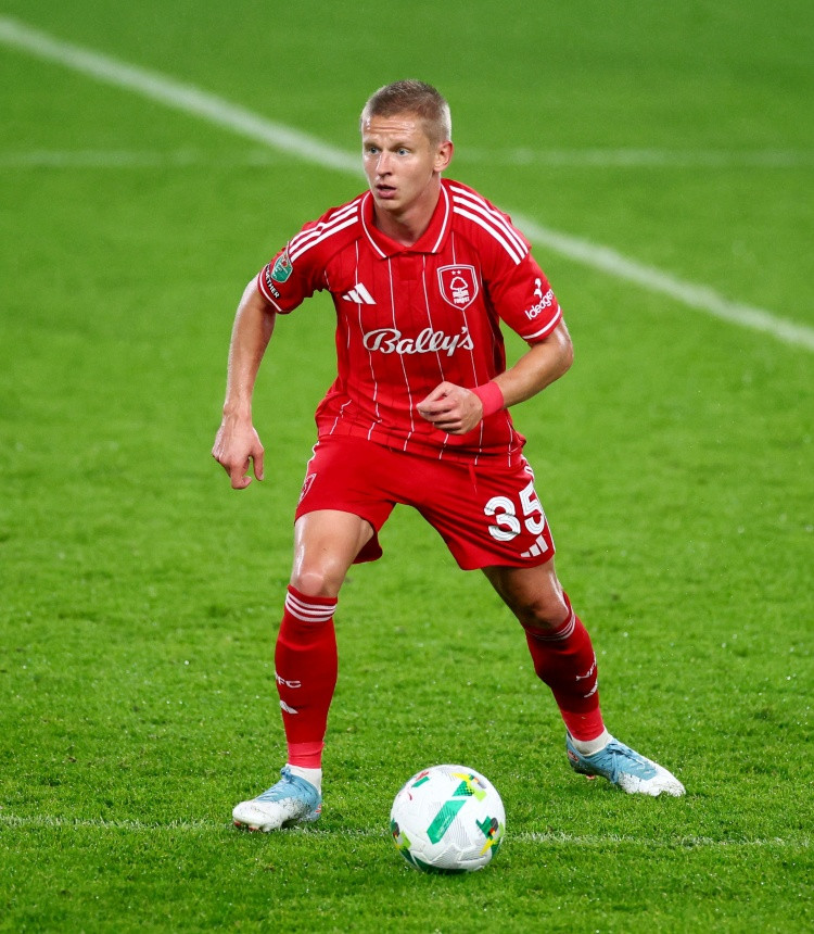 电讯报: 森林考虑冬窗提前退租津琴科, 并寻找新的左后卫