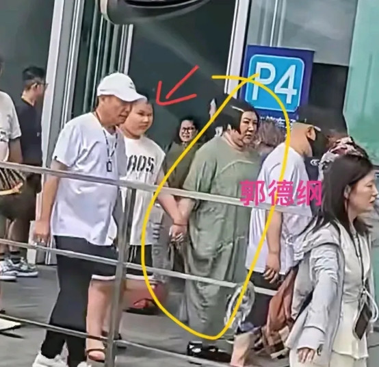 郭德纲的才华着实叫人佩服，可论眼光，却差强人意！真不明白郭德纲当年到底看