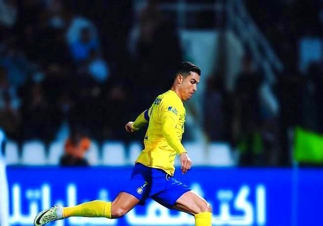 C罗952球了，再进8个就960。剩下9场，没想象中难，也没那么容易。联