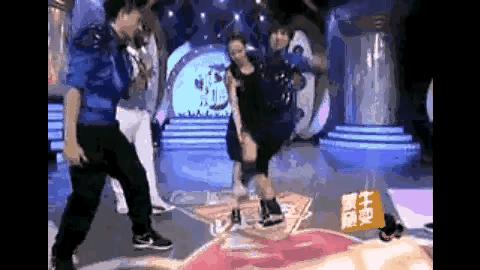 大张伟和戚薇这之后再见面会不会很尴尬[捂脸哭]​​​
