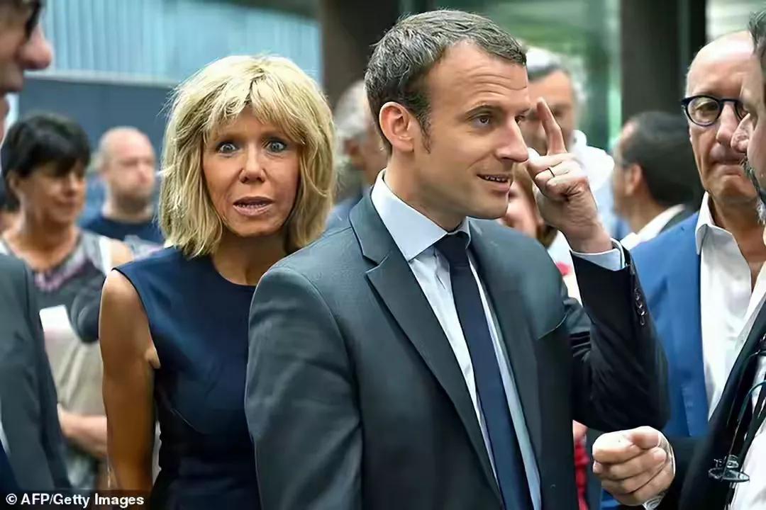 美国副总统万斯嘲笑了不生娃的女人。那么法国总统马克龙也没有娃，万斯为什么不上来嘲