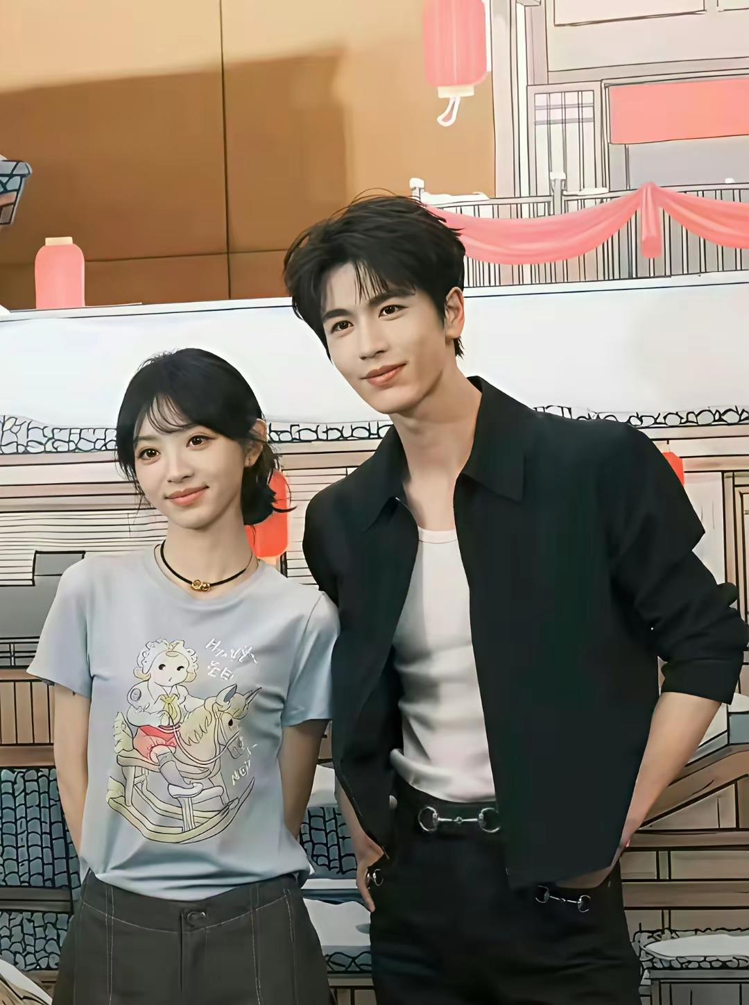 张凌赫与田曦薇主演的《逐玉》庆功宴应该开吗？为什么又起议论与争议？？[赞]开就