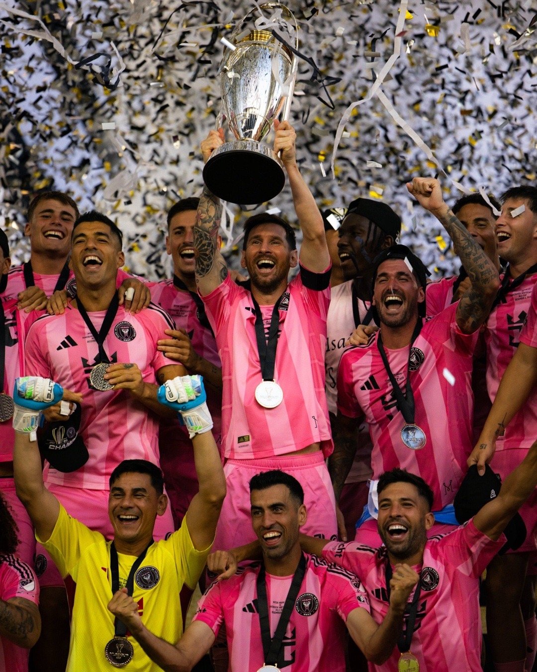 世体|梅西带领迈阿密国际开启新篇章🇺🇸⚽🔹本周日凌晨，梅西在迈阿密国际