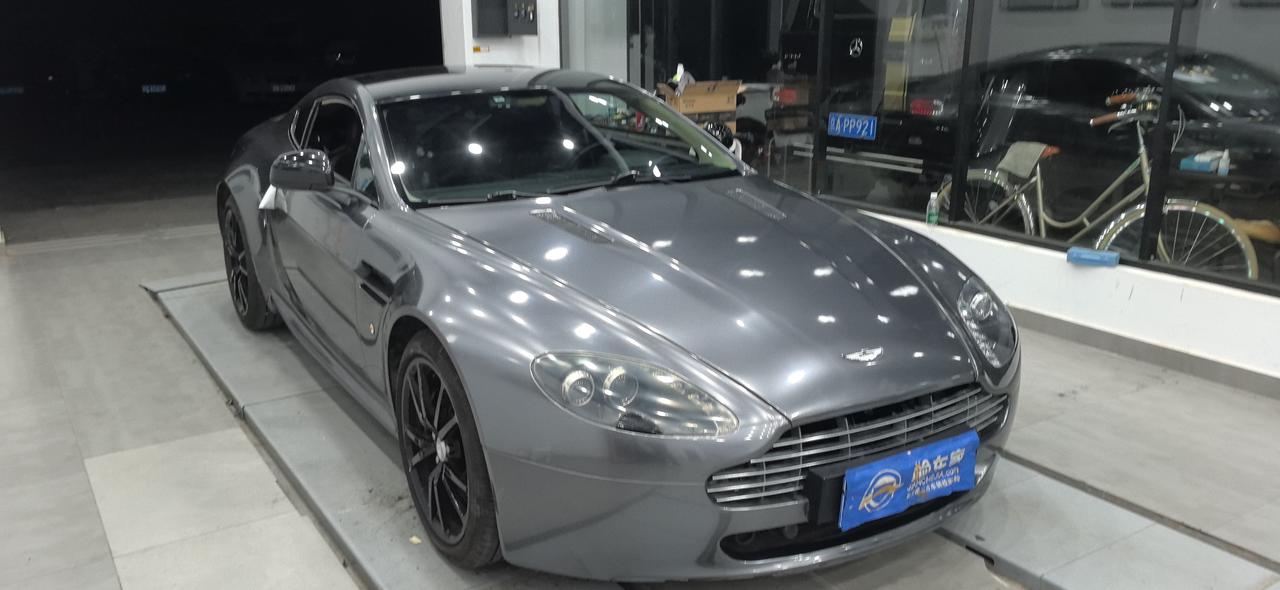 新车200多万，开5万公里卖20多万，你敢碰吗？前两天验了一台阿斯顿马丁V8