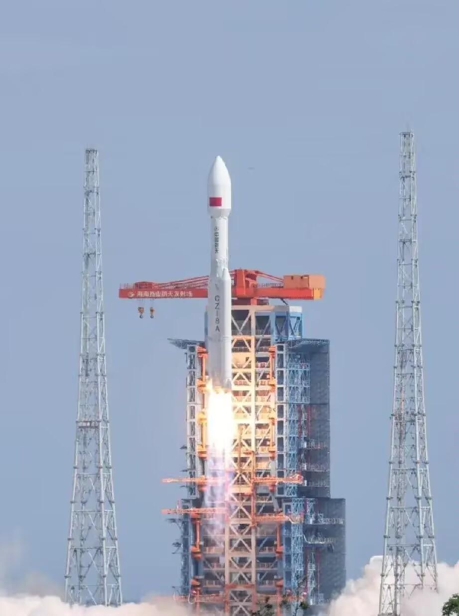 干得漂亮！27日晚上8:40左右，在太原卫星发射中心，咱们用长征六号改运载火箭