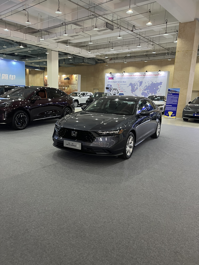 我踩的买车大坑！1.谈价格只谈了总价，销售不给你拆开算，这时候你要注意了，他摆