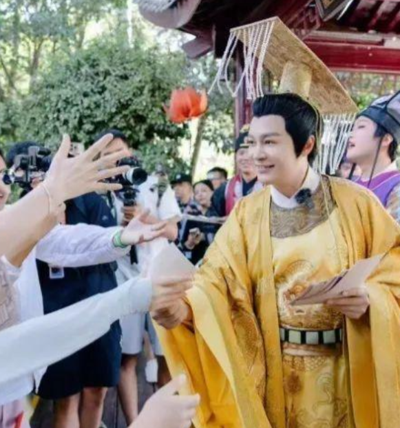 曾扮演李世民的知名男演员在景区打工，本人回应：要养家糊口