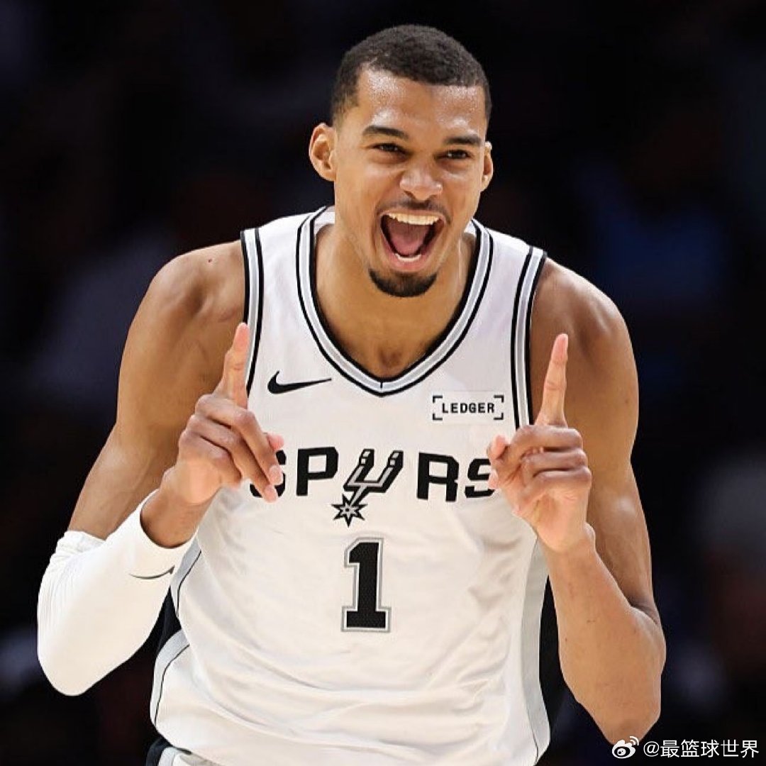 NBA历史上在23岁前单场盖帽5次或以上次数最多的球员：59—维克托·文班亚马46—沙奎尔·奥尼尔4