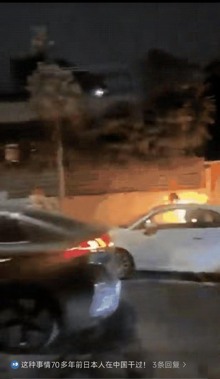 以色列人把巴勒斯坦人浇上汽油烧，受害者大街奔跑惨不忍睹，视频真实性无法证实！15