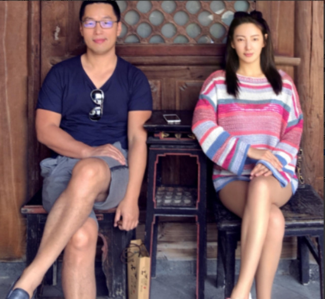 2016年，张雨绮和相识70天的富商袁巴元闪婚，不久后就火速生下了一对龙凤胎，没