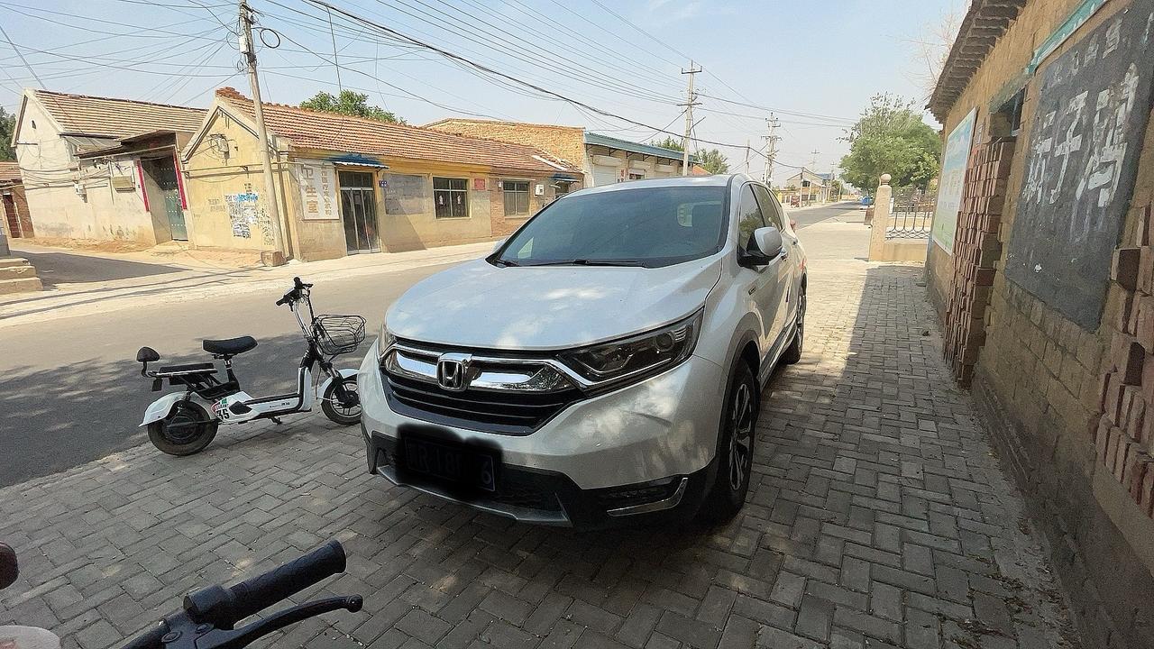 我的座驾是19款本田CR-V1.5T版本，这款车的小保养体验让我感受到，选对套