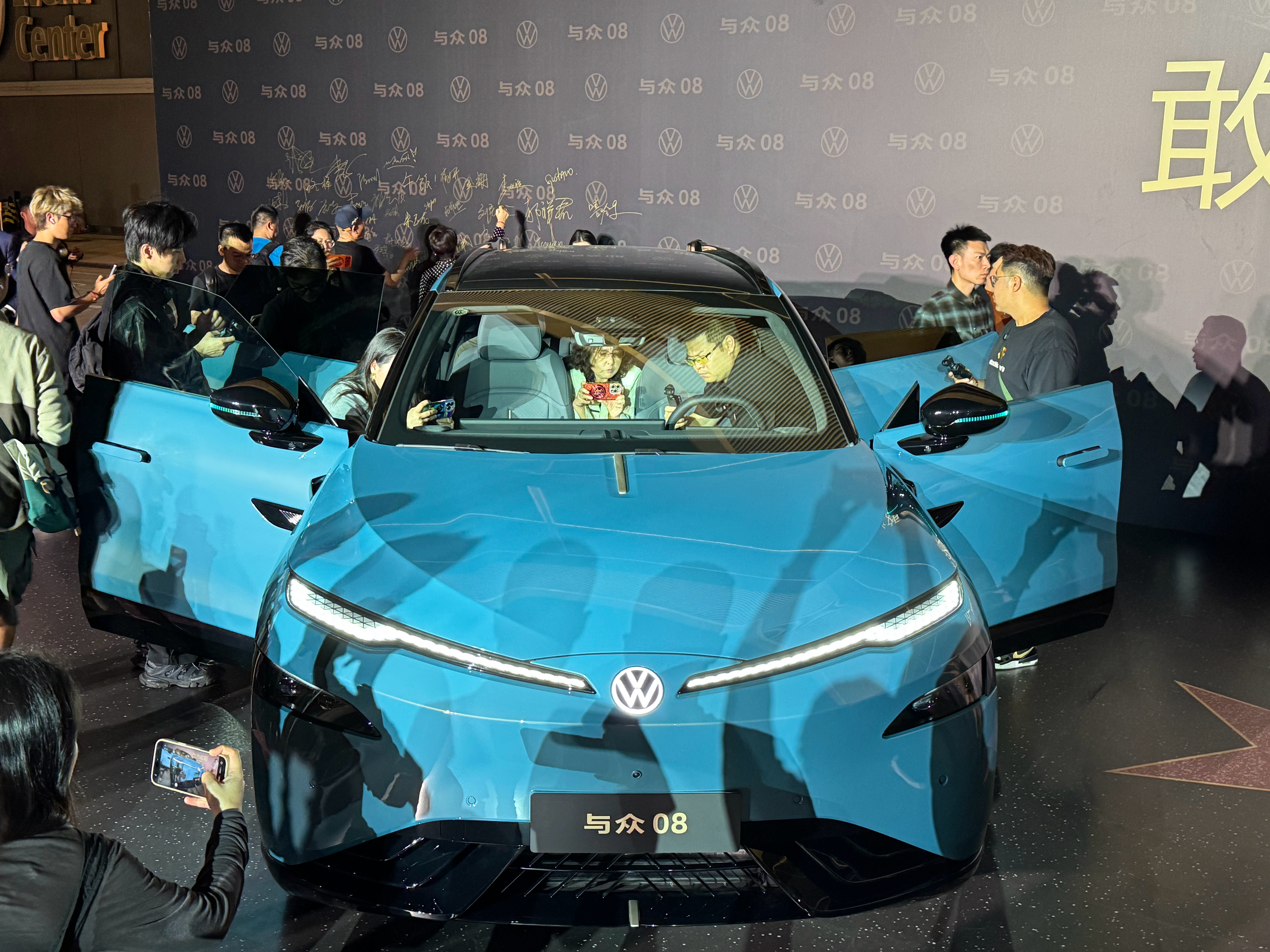 哥们依旧第一现场