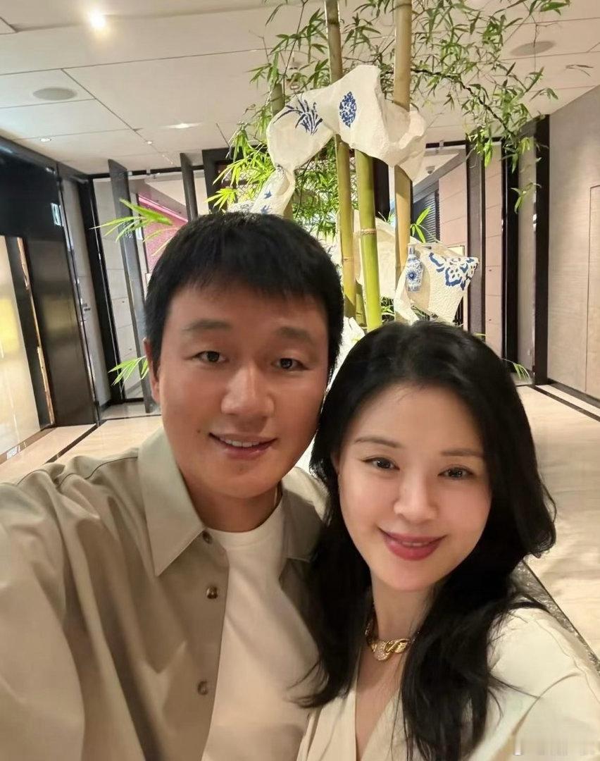 佟大为结婚19年终于高调一次，晒结婚纪念日告白关悦：永远爱你！