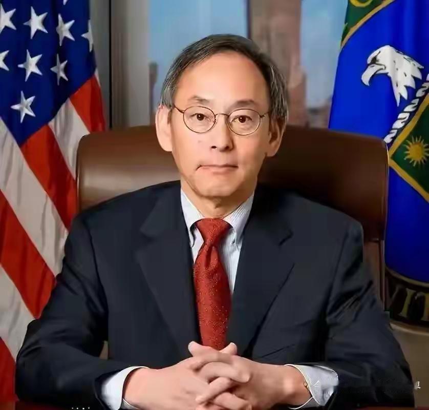朱棣文50岁才第一次回中国老家，这事听着有点“离谱”，但还真没掺假。1948年