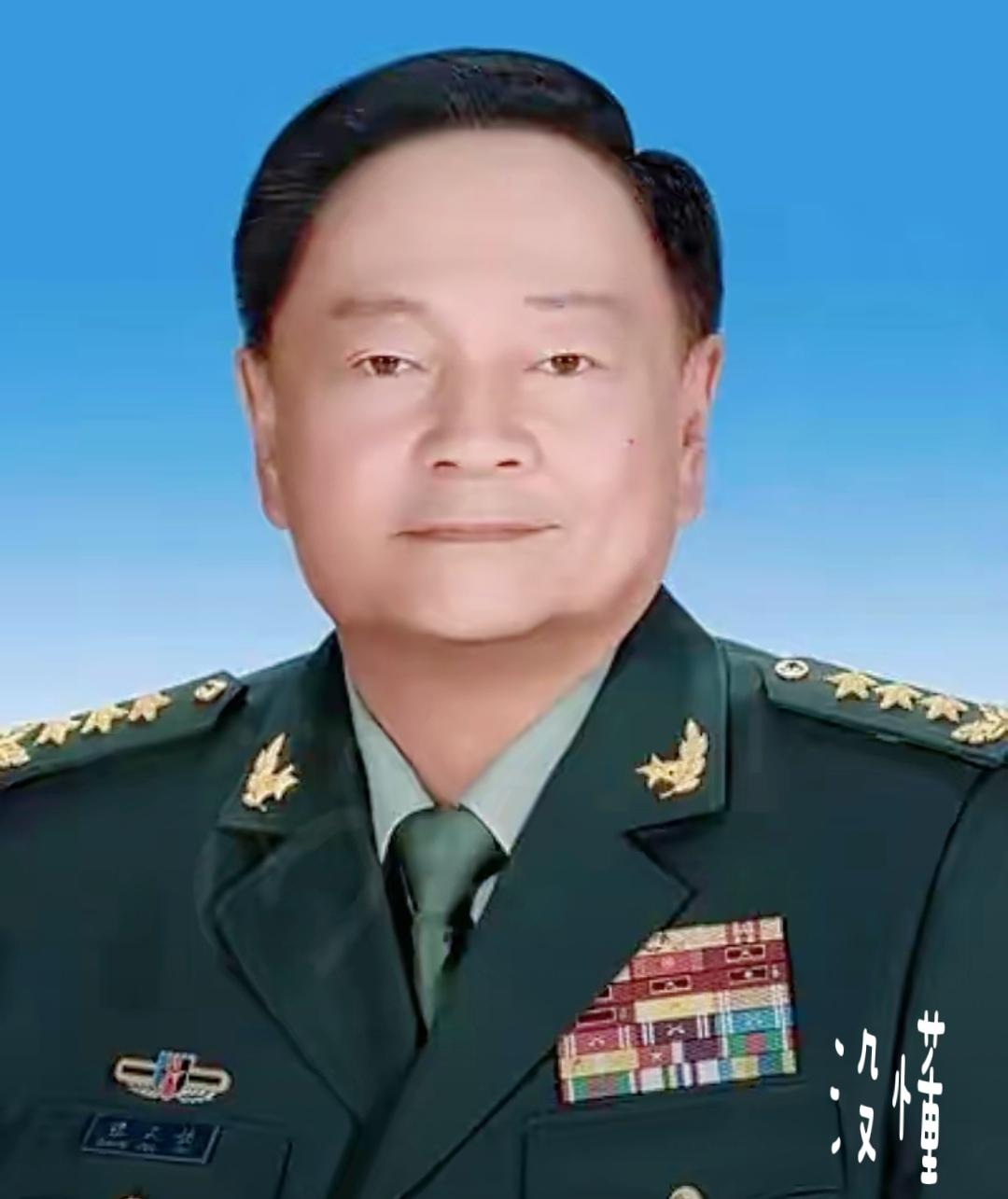 我是真想不通，你说都升到那个级别了，咋还能不知足？要名有名，要利有利，衣食住