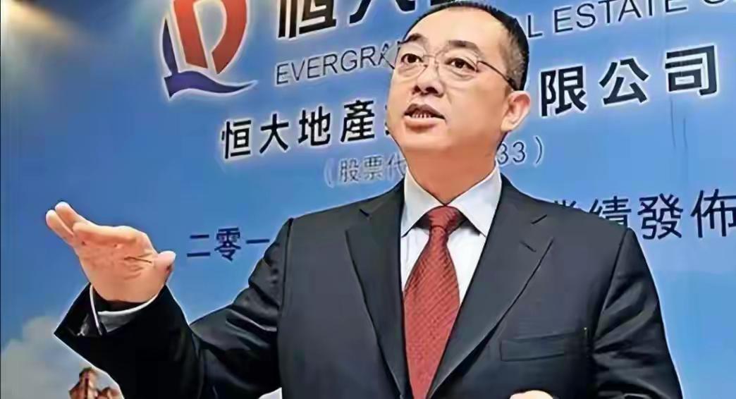 老板进去了，老板的两个儿子也进去了，跟随老板的一众高管们也进去了，唯独单单二号人