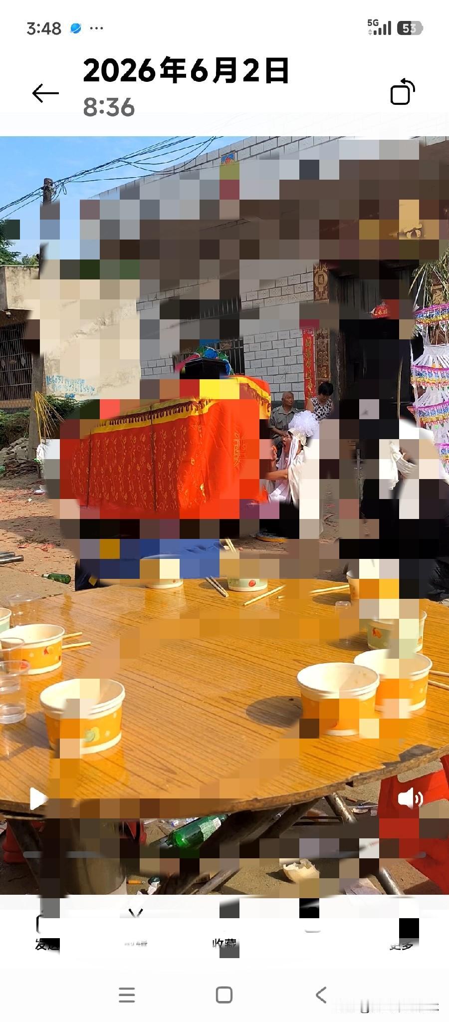 医院的病床上，躺着众多病入膏肓之人。他们明知已无药可医，却依旧留在医院，求生的欲