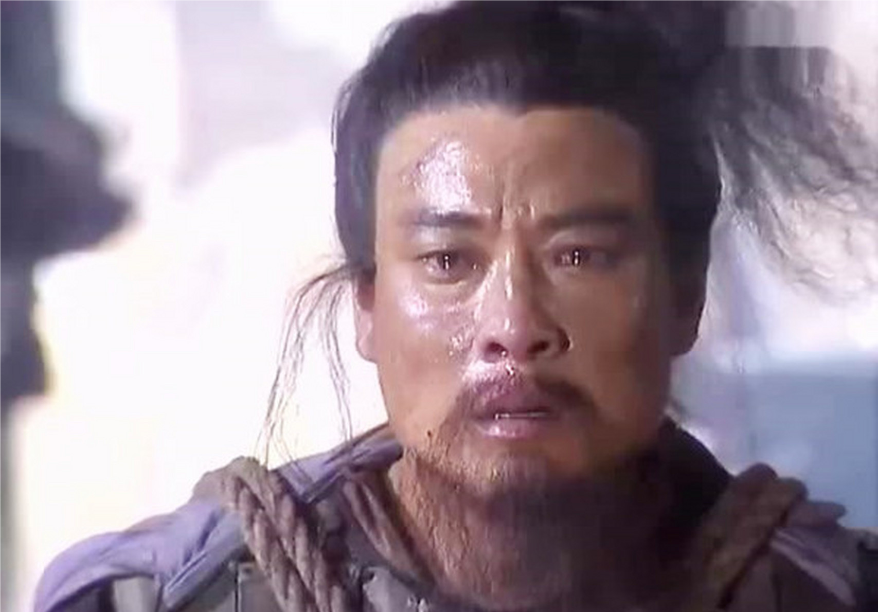 马谡为什么非要跑到山上去扎寨？按照当时诸葛亮的极力推荐马谡应该是有杰出的统军能力