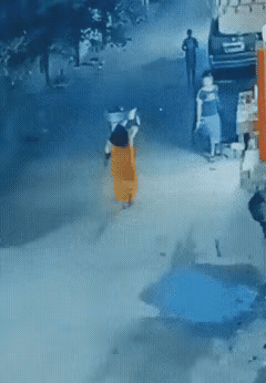 说句实在话这男的一点都不值得同情叫你手欠活该[笑着哭]