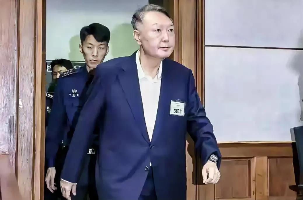 韩国前总统刚刚传来新消息！9月26日，韩国首尔中央地方法院结束了对前总统尹锡