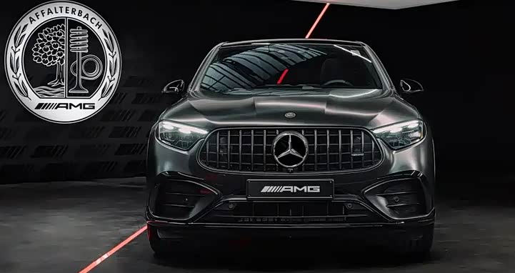 2027款AMGGLC53携443马力亮相奔驰这次很聪明，他们在53系列上，重