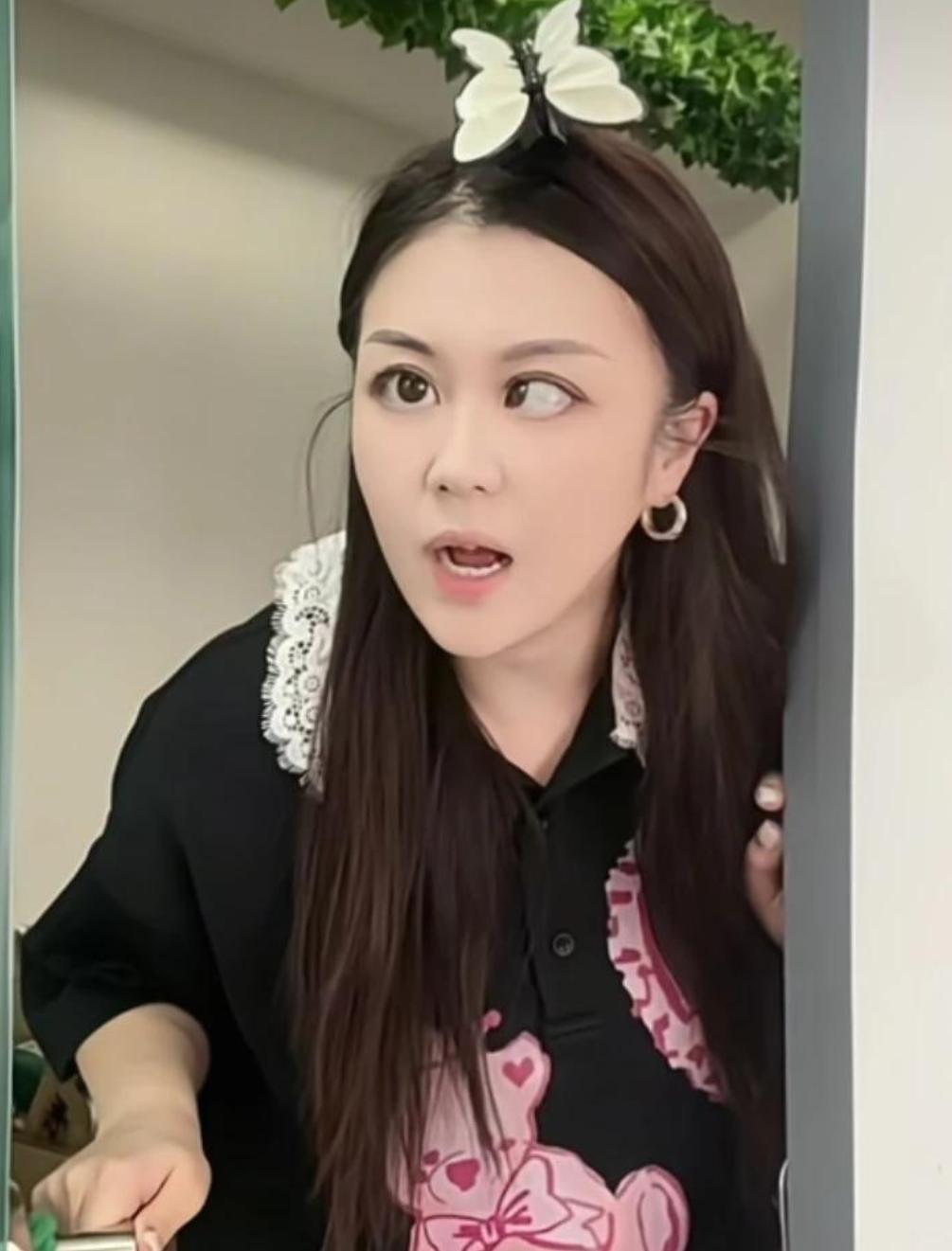 ​堂嫂说，大老柴的两个号都被我大娘立了，为什么她现在敢指名点姓的喊我杜妈锅巴了，