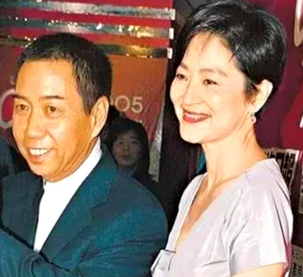 耗20年青春去问一个男人要不要娶你，你猜结果如何？林青霞等秦汉一句承诺，从琼瑶