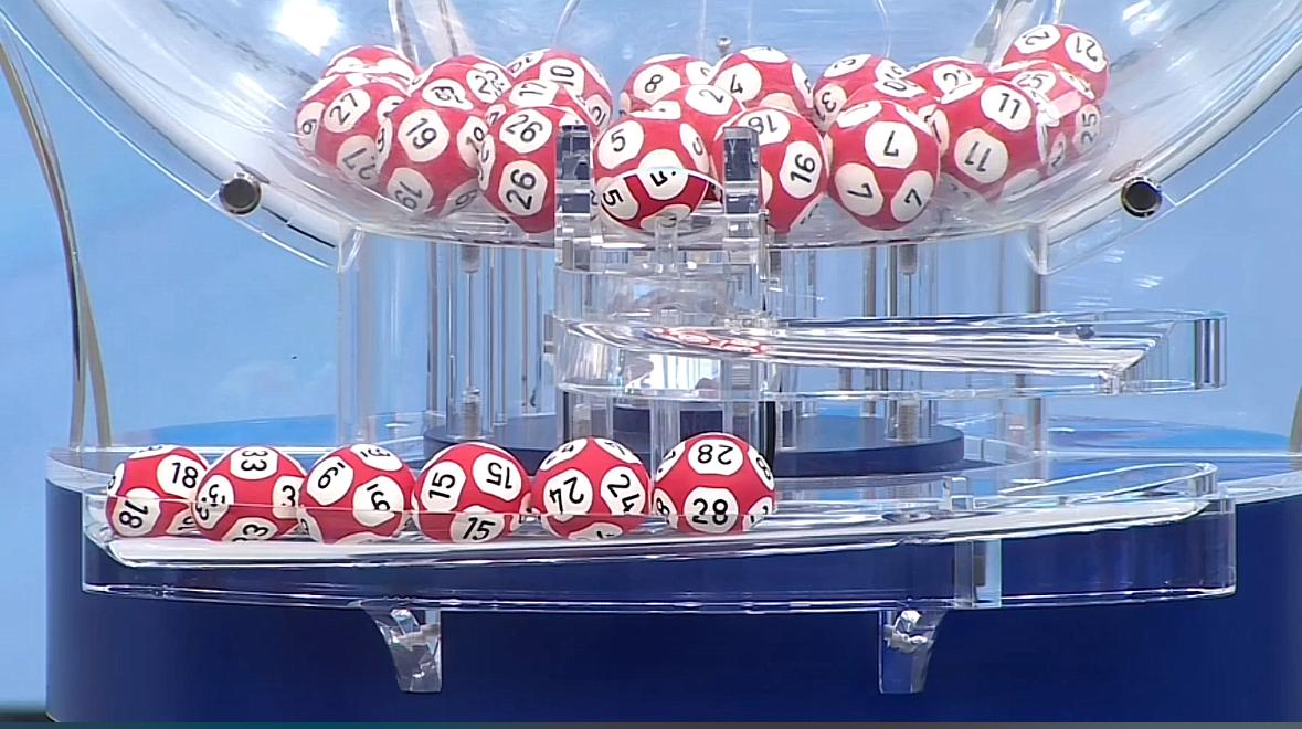 太意外了！红球24竟连续四期重号，双色球第26048期开奖号码揭晓：红球09、