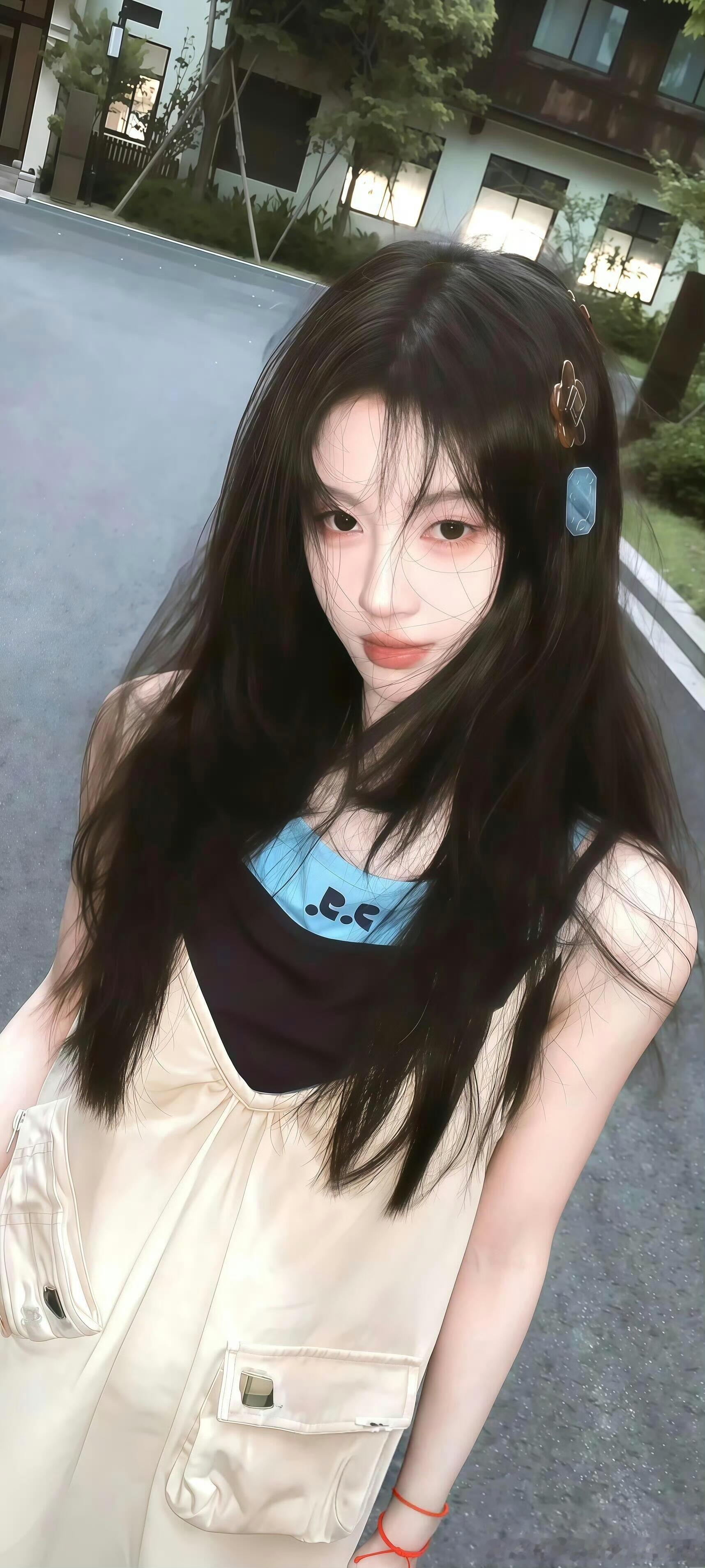 鞠婧祎高跟鞋不合脚谁跟我一样盯着live图看了十几遍？一开始真没发现鞋大，光顾