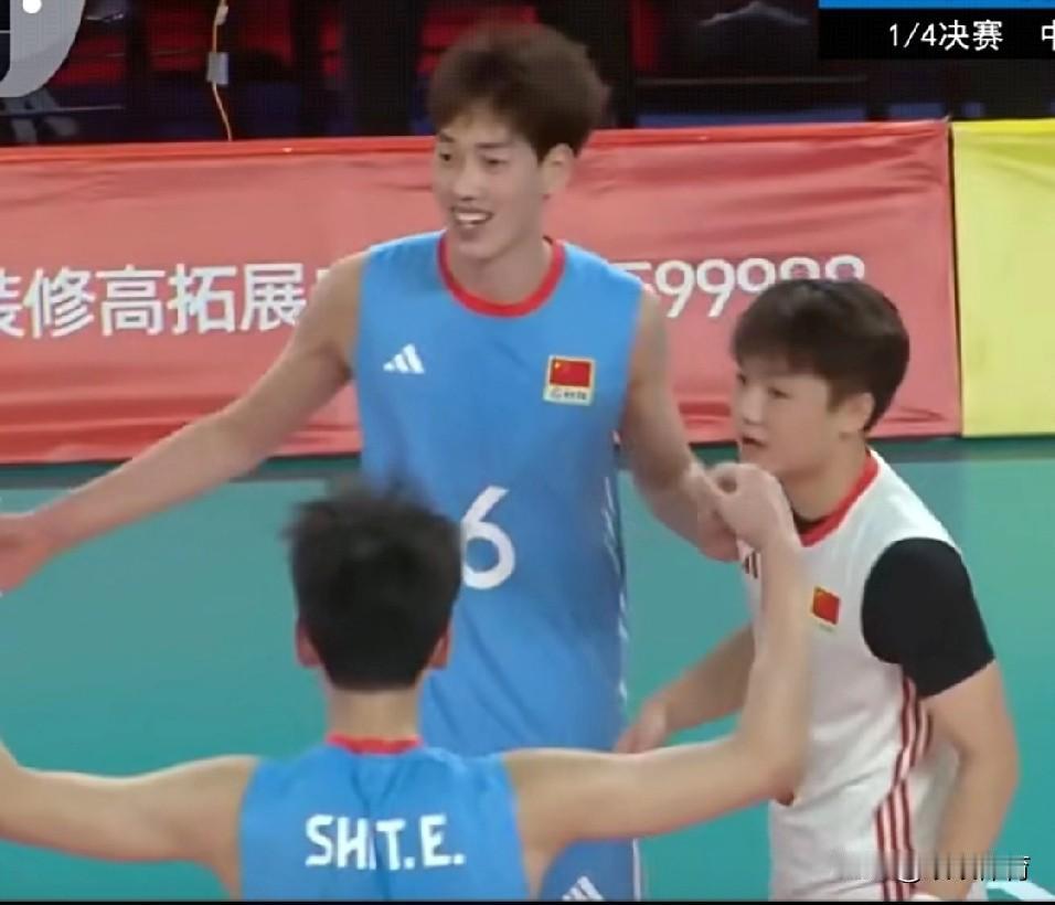 【中国U21男排第一局赛况】第一局伊朗队利用凶悍的发球一路领先，中国队1-5、